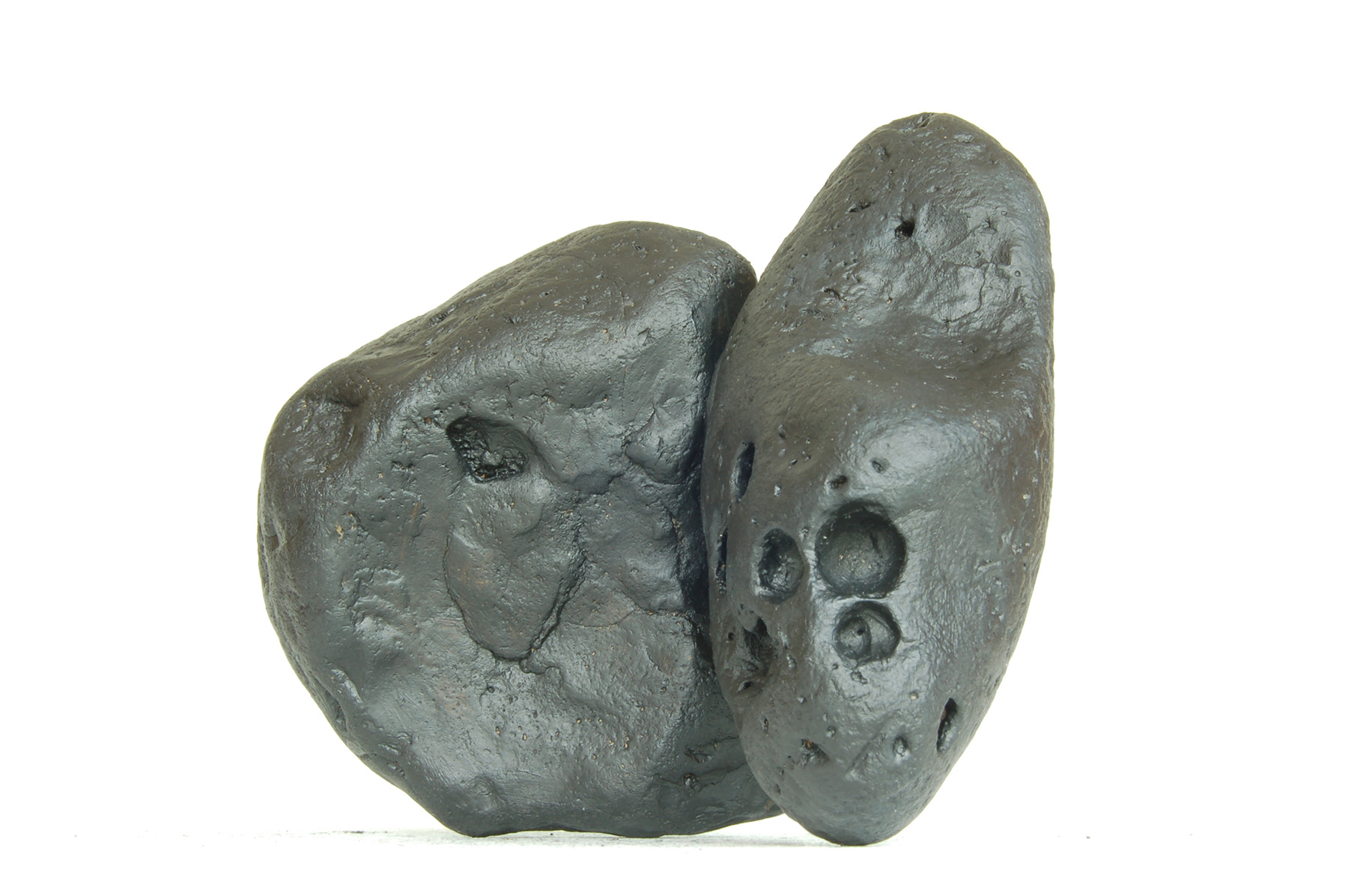 Jean-Michel Sanejouand - Sculpture - La trouée du singe - 2009 - Stones painted in black